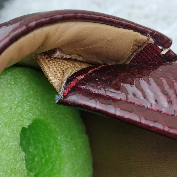 Nurse Mates Pillow Top Halle Burgundy Snakeskin Leather Round Toe Clog Shoes - Picture 15 of 16